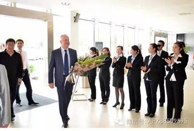 導(dǎo)購必學(xué) 送客戶離開門店的設(shè)計(jì)服務(wù)注意事項(xiàng)